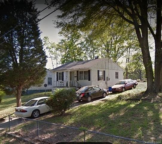 2nd image of 423 Hoyle St