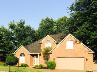 1888 Bent Tree Dr, Newburgh, IN 47630