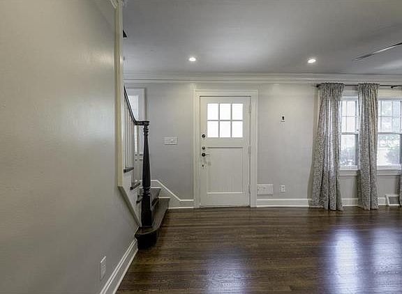 5th image of 109 W 69th St
