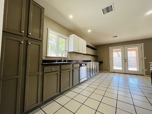 3rd image of 4335 W Julie Dr