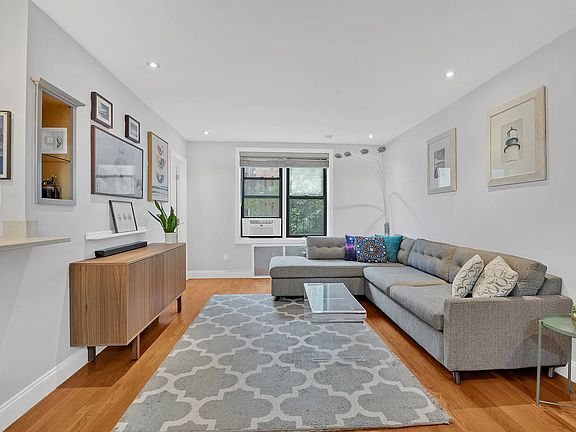 3rd image of 70 Park Ter E APT 2D