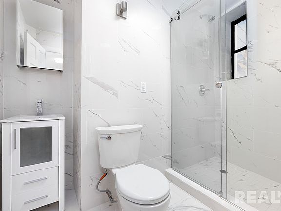 5th image of 55 Greenwich Ave APT 1