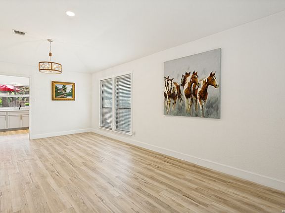 3rd image of 9319 BEOWULF ST