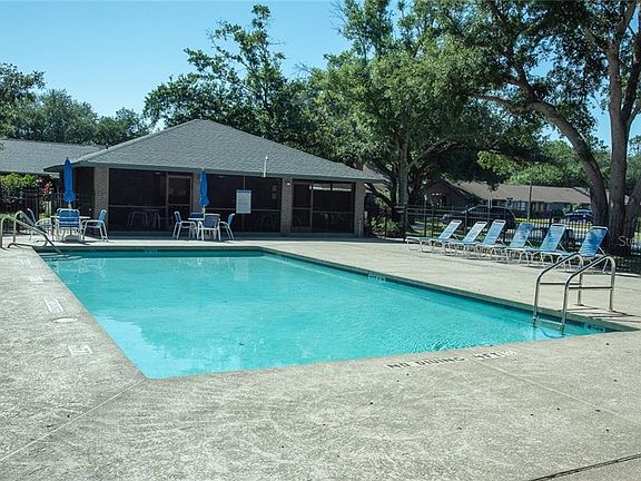 3rd image of 2681 King Oak Cir