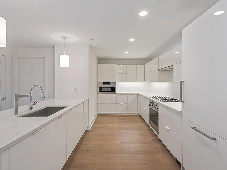 9 Avenue At Port Imperial #921 — Photo 3