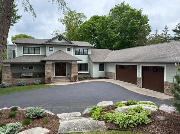 21500 Excelsior Blvd, Greenwood, MN 55331