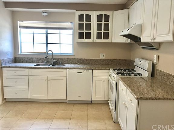5th image of 3943 Bayberry Ln