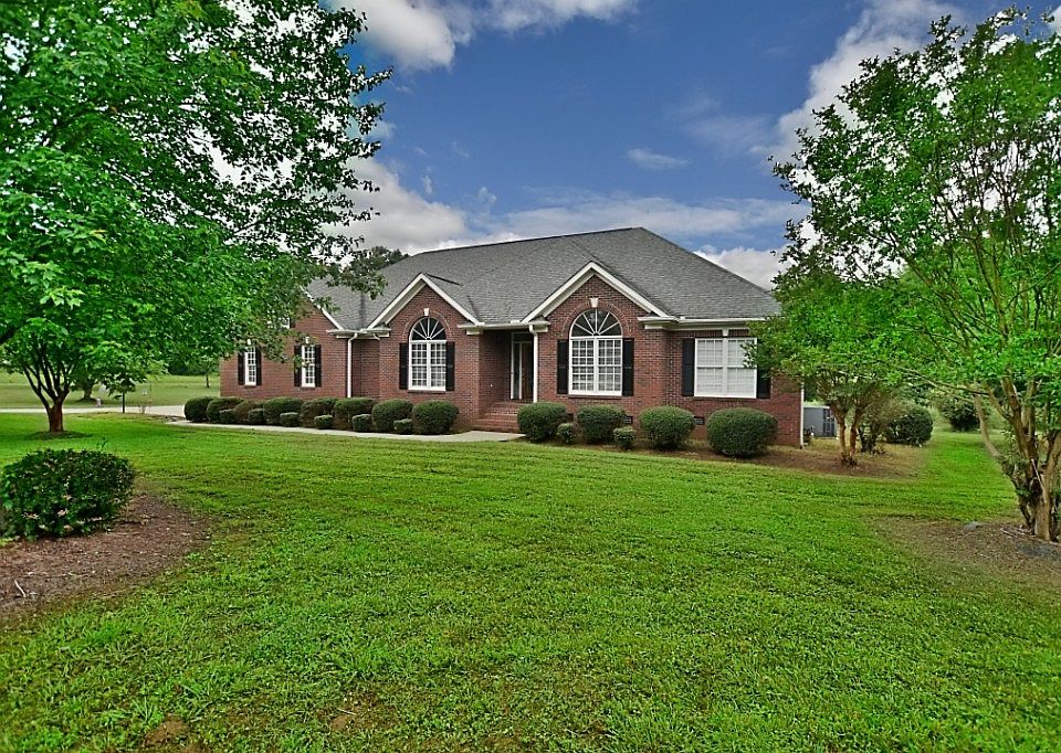 1st image of 627 Kendall Dr