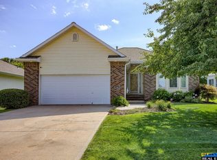13823 Sahler St, Omaha, NE 68164