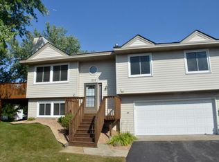 1312 Deercliff Ln, Eagan, MN 55123