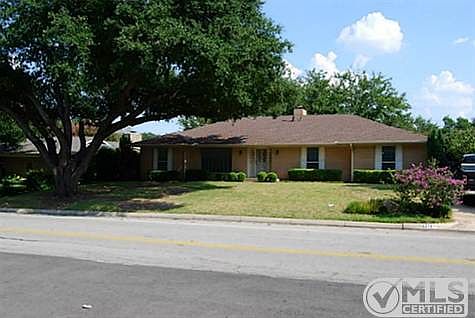 1st image of 6213 Trail Lake Dr