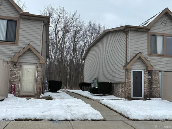 50413 Bay Run S #15, New Baltimore, MI 48047