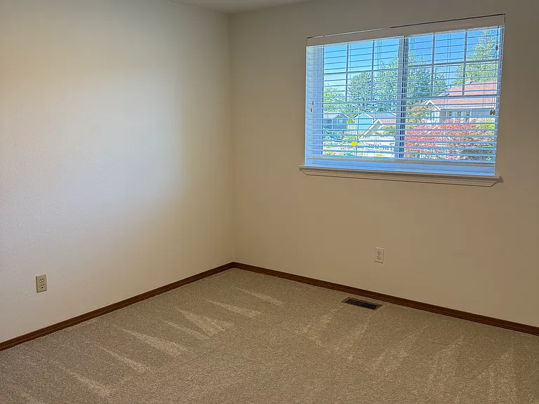 Guest Bedroom #1