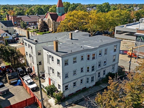 3rd image of 162 Warren Ave