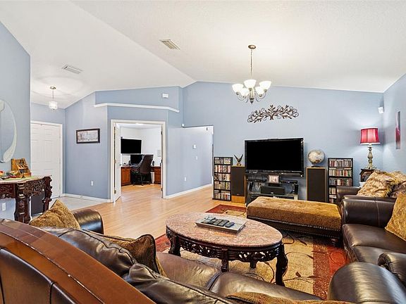 5th image of 8067 SW 135th Loop