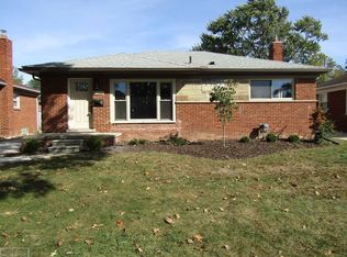 27200 Ursuline St, Saint Clair Shores, MI 48081