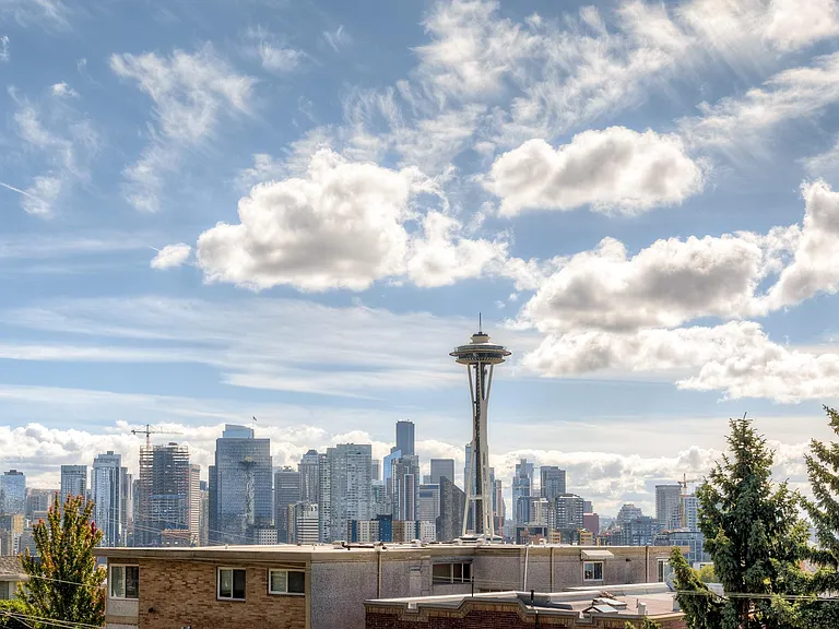 900 Queen Anne Apartments — Photo 20
