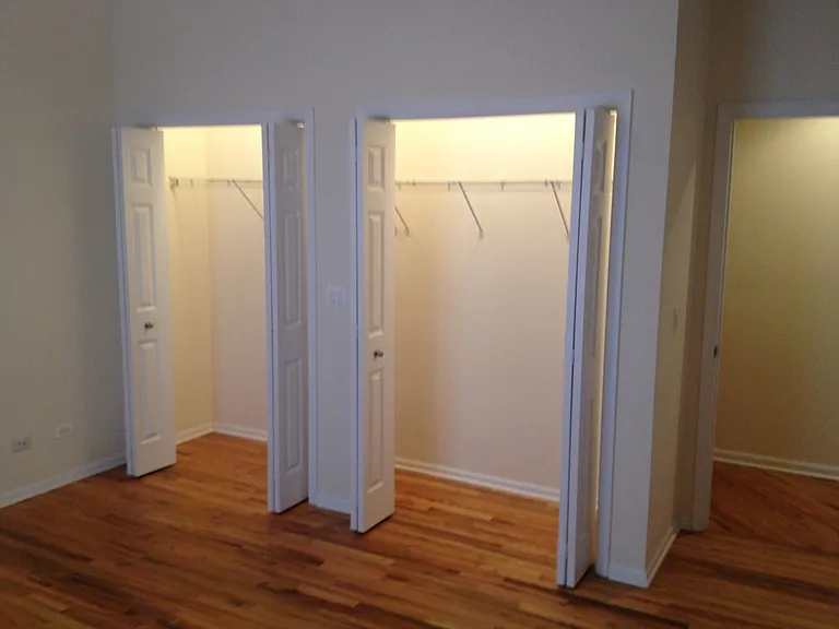 1528 W Greenleaf Ave #3W — Photo 8