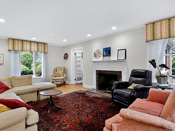 4th image of 34 Wildwood Lane