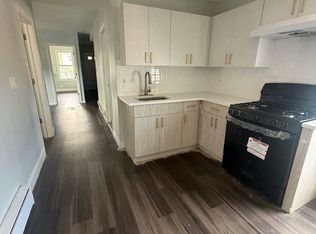 423 E 1st Ave #1R, Roselle, NJ 07203