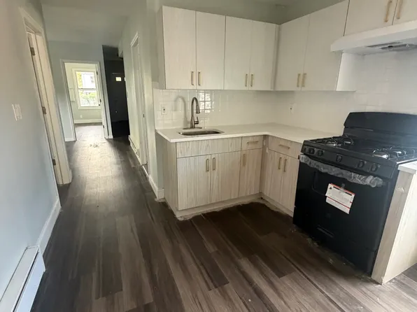 423 E 1st Ave, Roselle, NJ