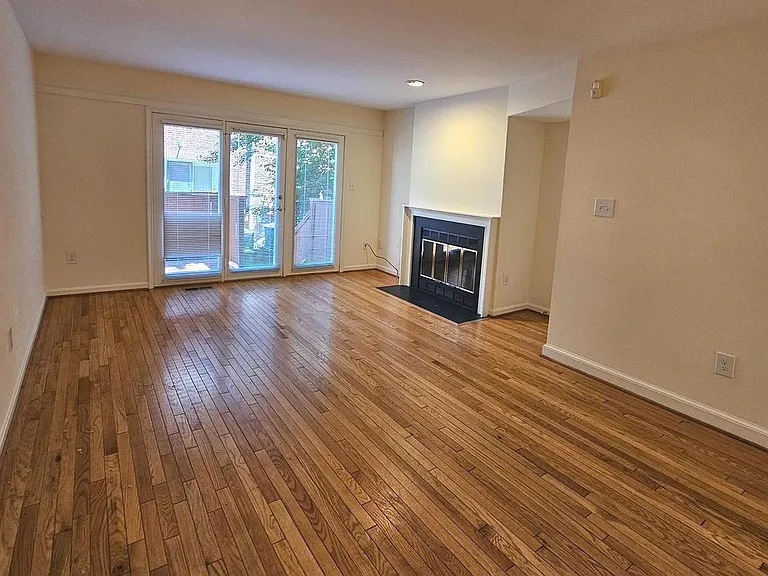 1119 N Stuart St #B — Photo 5