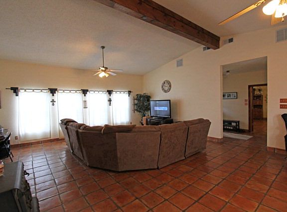 5th image of 604 W Avenue I