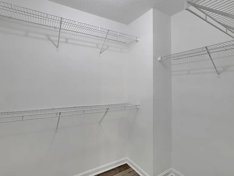 3081 Kentmere Dr — Photo 19