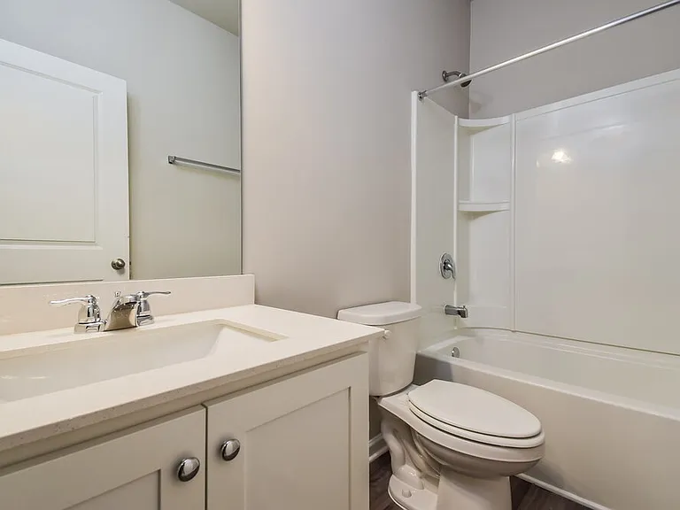 570 Knightsbridge Ln — Photo 17