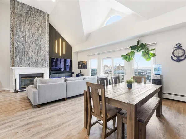 101 Shearwater Ct E APT 63, Jersey City, NJ 07305