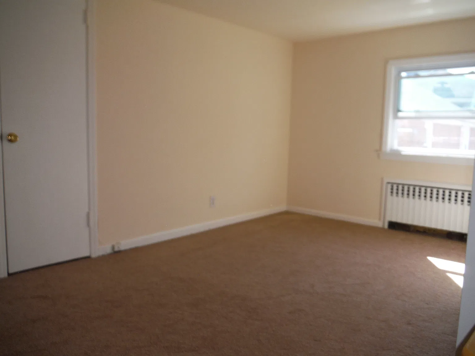 2 bed, 750 sqft, $1,875 — Photo 2