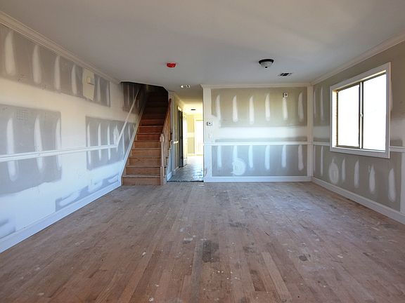 3rd image of 217 Weed Ave