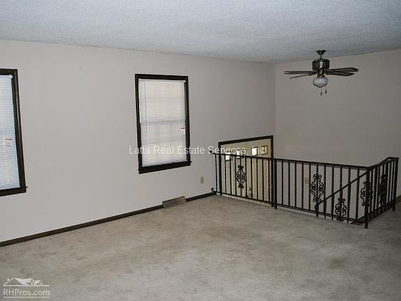 4th image of 9825 Smalley Ave
