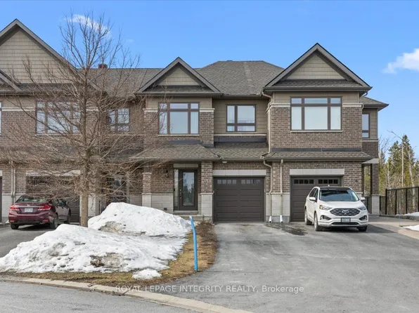 154 Woodhurst Cres, Ottawa, ON K2S 0T5