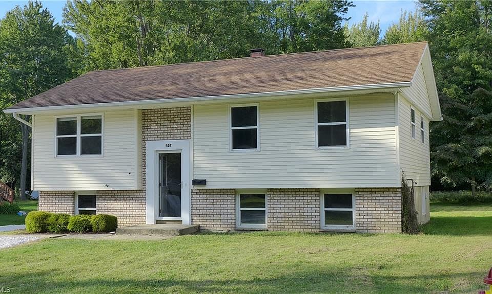 1st image of 457 Roosevelt Dr