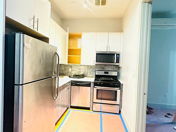 5th image of 328 Malcolm X Blvd #1