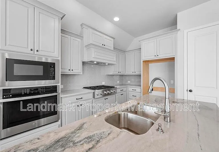 1822 Buckeye Ln — Photo 32