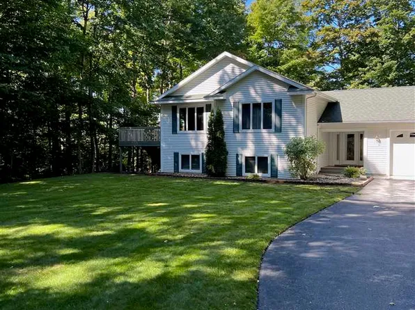 3844 Grand Oak Trl, Petoskey, MI 49770