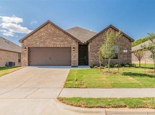 709 Dripping Springs Ln, Cleburne, TX 76033