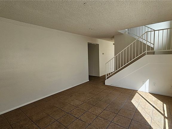 4th image of 709 Dolores Dr