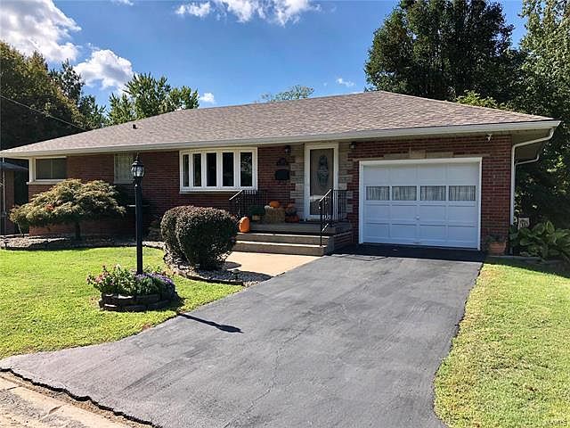 1st image of 225 Hy Vista Dr