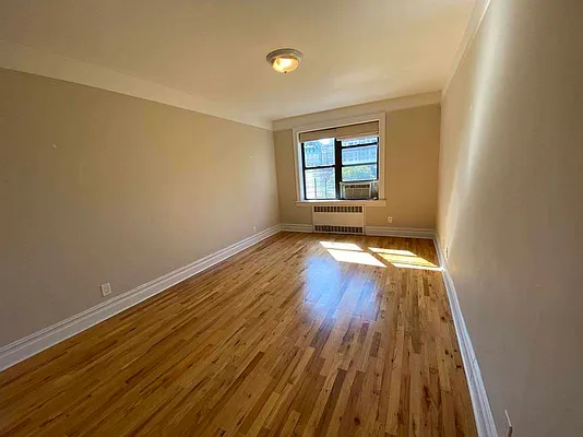 Rented by Waldstar Real Estate LLC | media 25