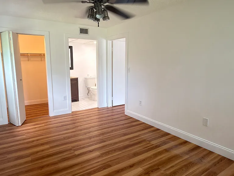 469 NE 207th Ln #101 — Photo 13