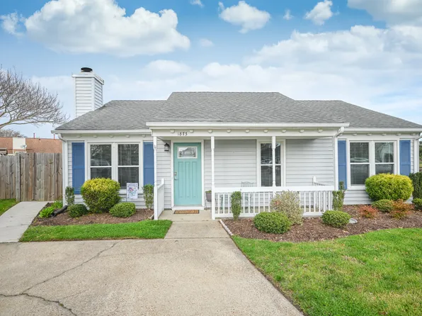 1873 Scarlotti Ct, Virginia Beach, VA 23454