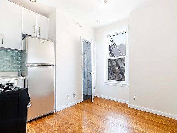 5th image of 62-64 Forsyth St #13