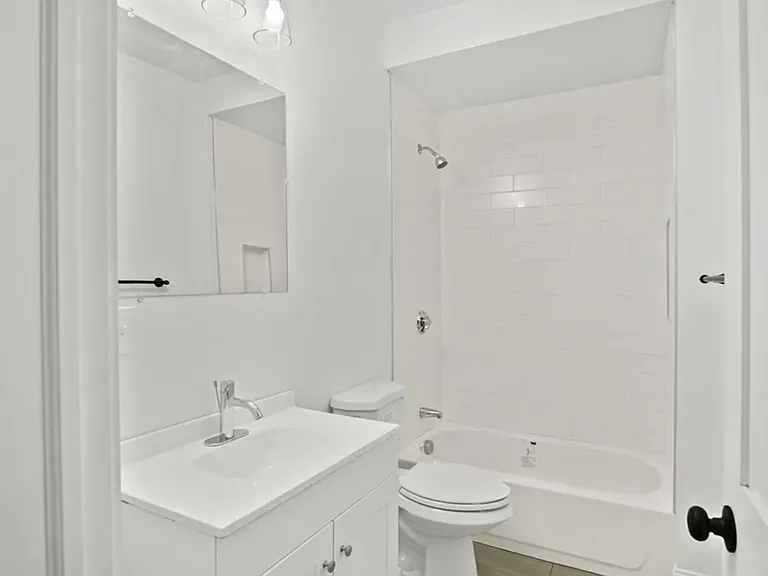 38 Woodford St #3 — Photo 16