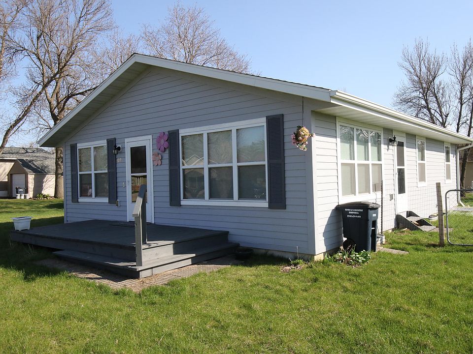 1st image of 209 Avenue C W