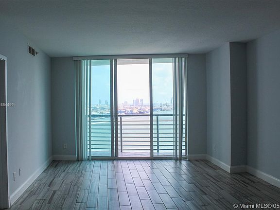 5th image of 325 S Biscayne Blvd APT 2626
