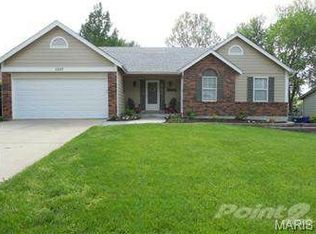 1237 Crooked Creek Dr, Saint Charles, MO