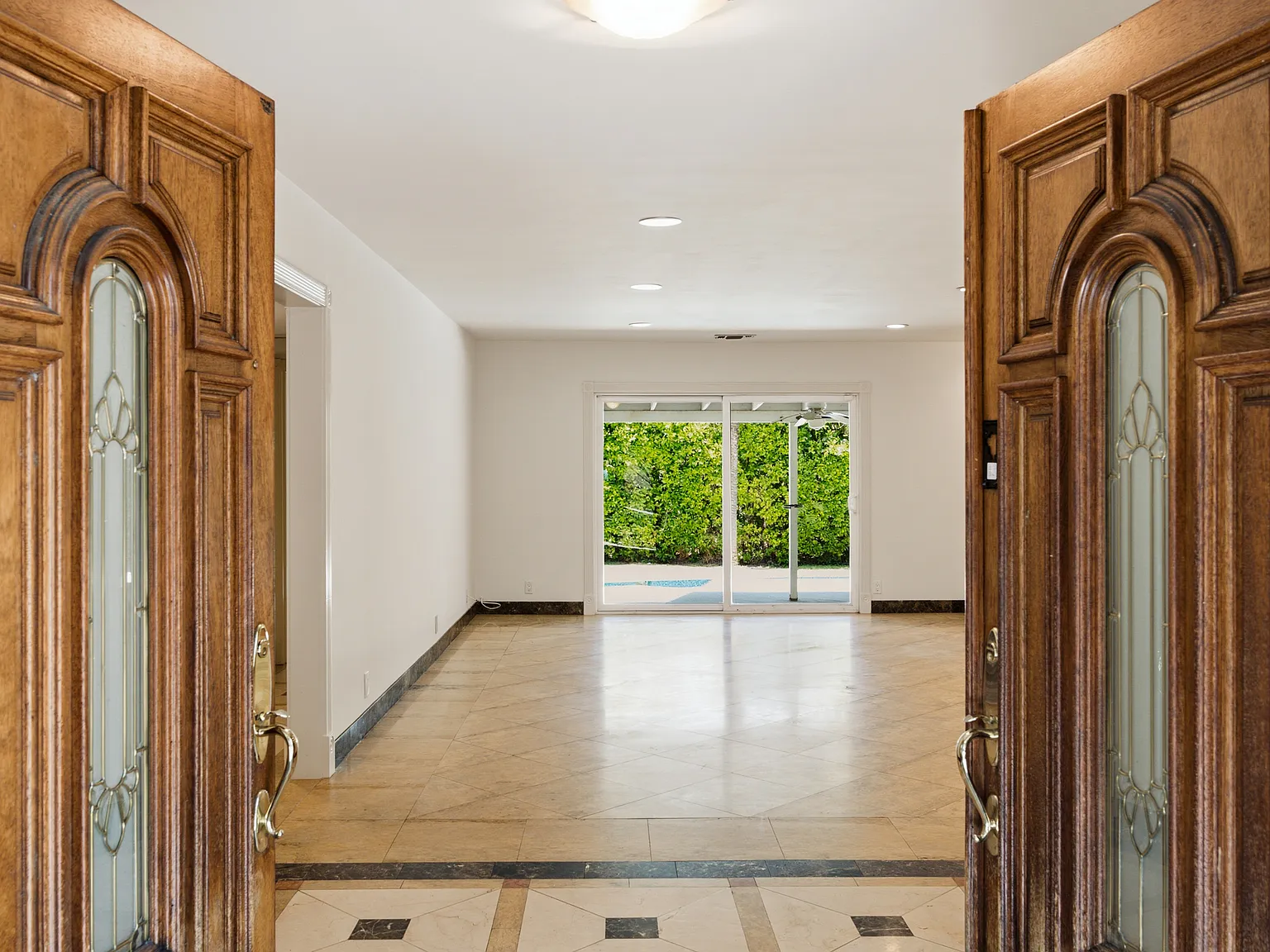 3 bed, 1968 sqft, $5,500 — Photo 3